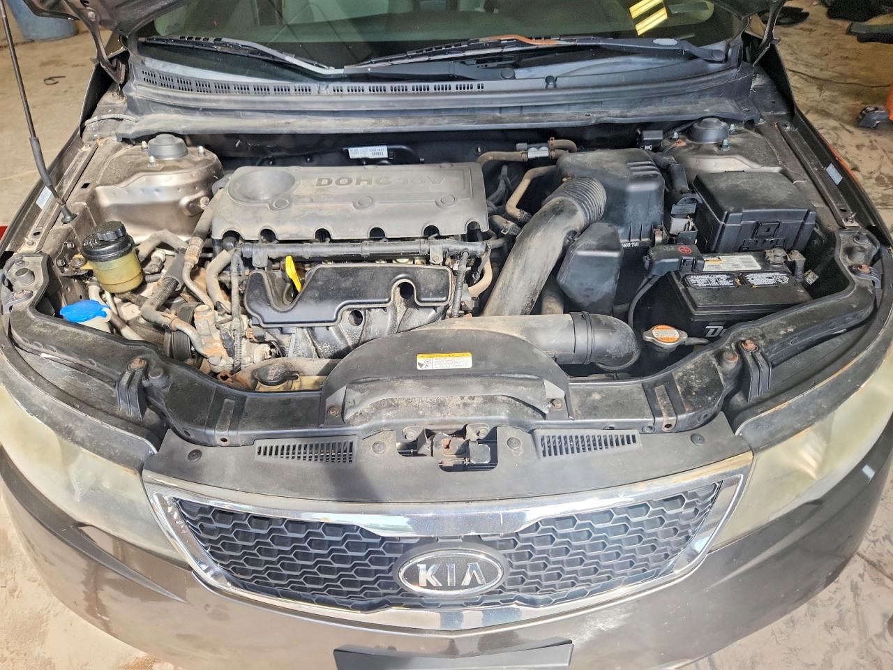 2011 Kia Forte Ex Tan vin: KNAFU4A27B5889257