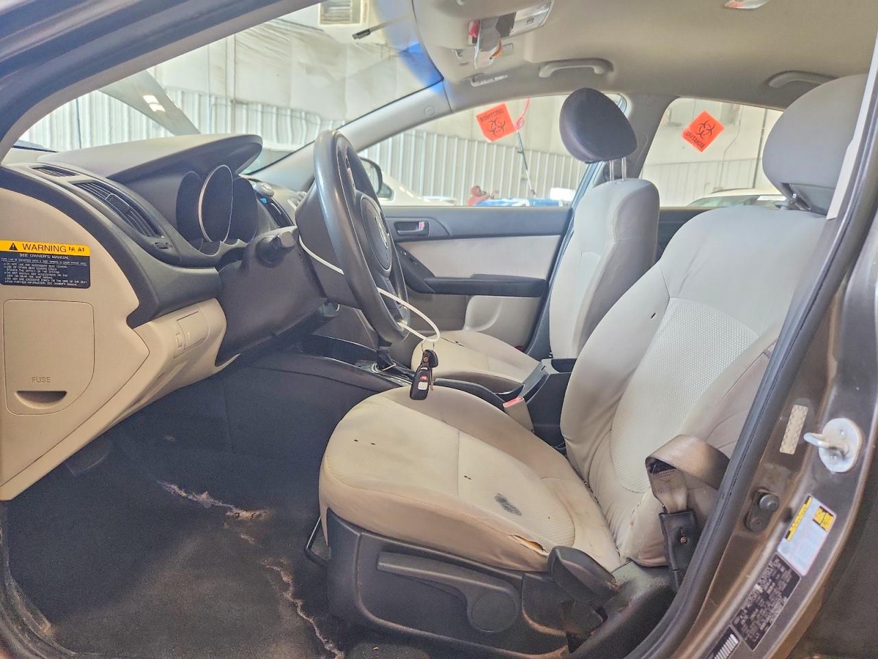 2011 Kia Forte Ex Tan vin: KNAFU4A27B5889257