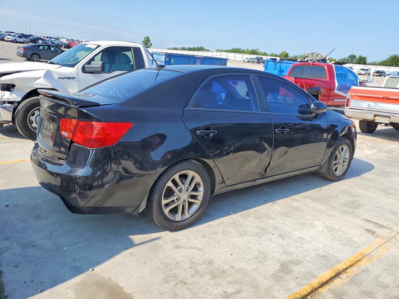 2012 Kia Forte Black vin: KNAFU4A27C5561936