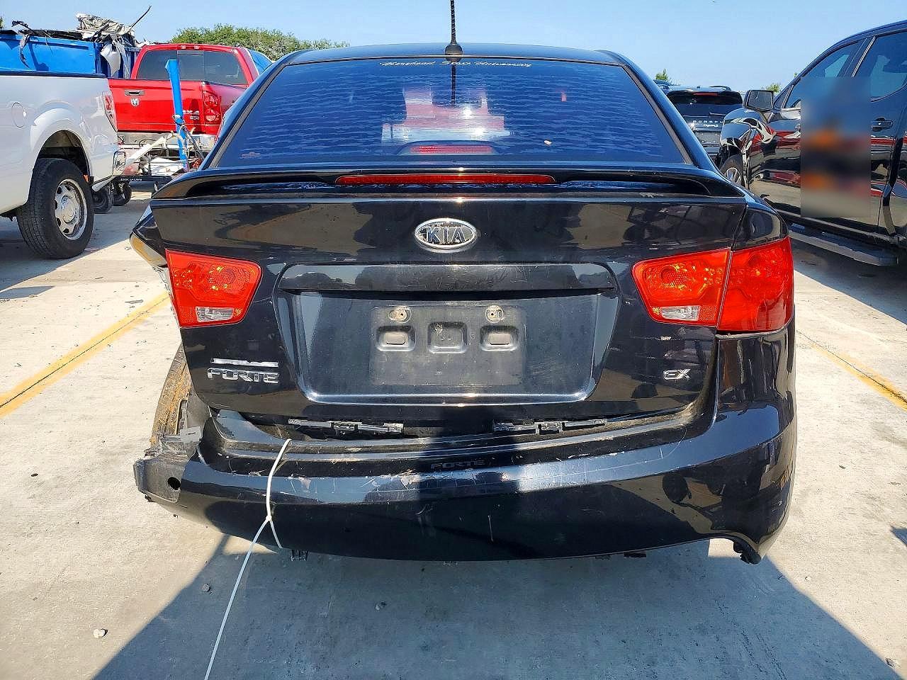 2012 Kia Forte Black vin: KNAFU4A27C5561936