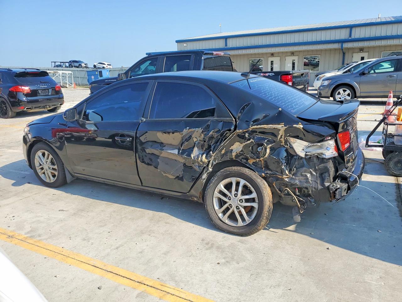 2012 Kia Forte Black vin: KNAFU4A27C5561936