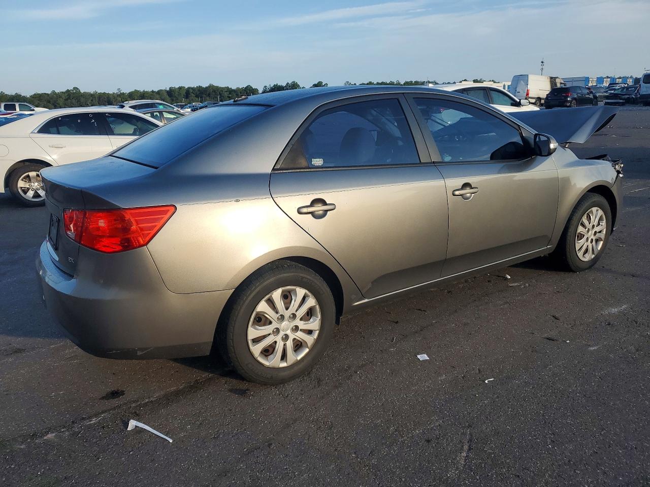 2010 Kia Forte Ex Серебряный vin: KNAFU4A28A5850255