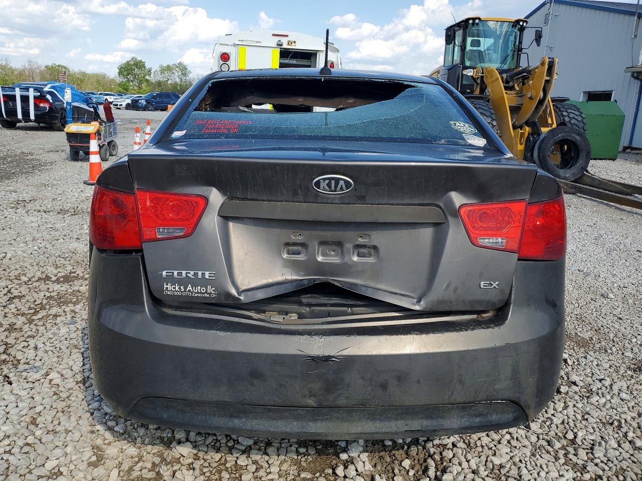 2011 Kia Forte Ex Золотой vin: KNAFU4A28B5425328