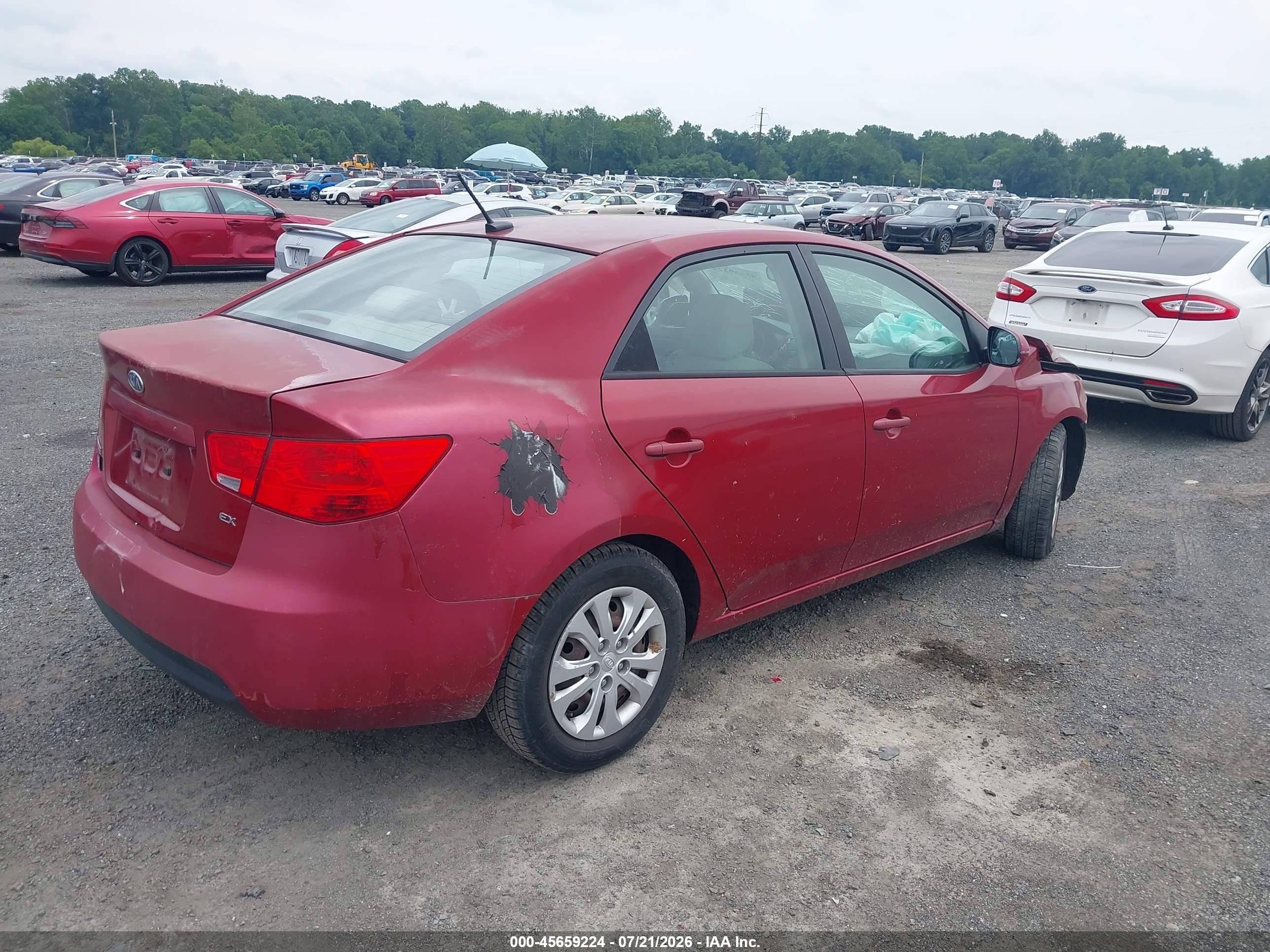 2011 Kia Forte Ex Red vin: KNAFU4A28B5890949