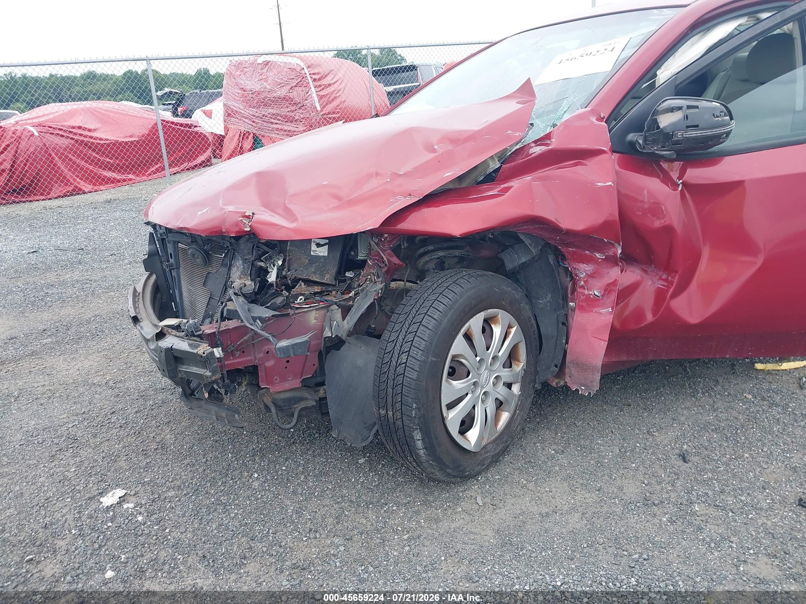2011 Kia Forte Ex Red vin: KNAFU4A28B5890949