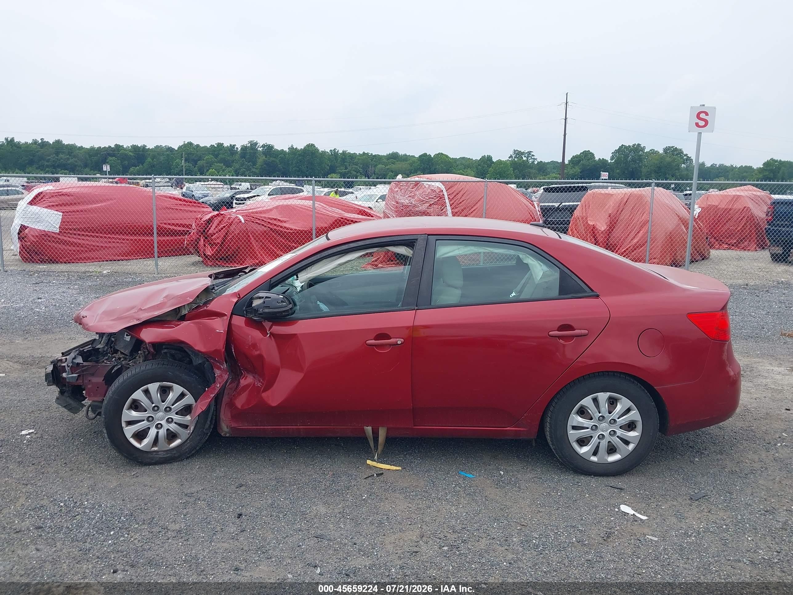 2011 Kia Forte Ex Red vin: KNAFU4A28B5890949