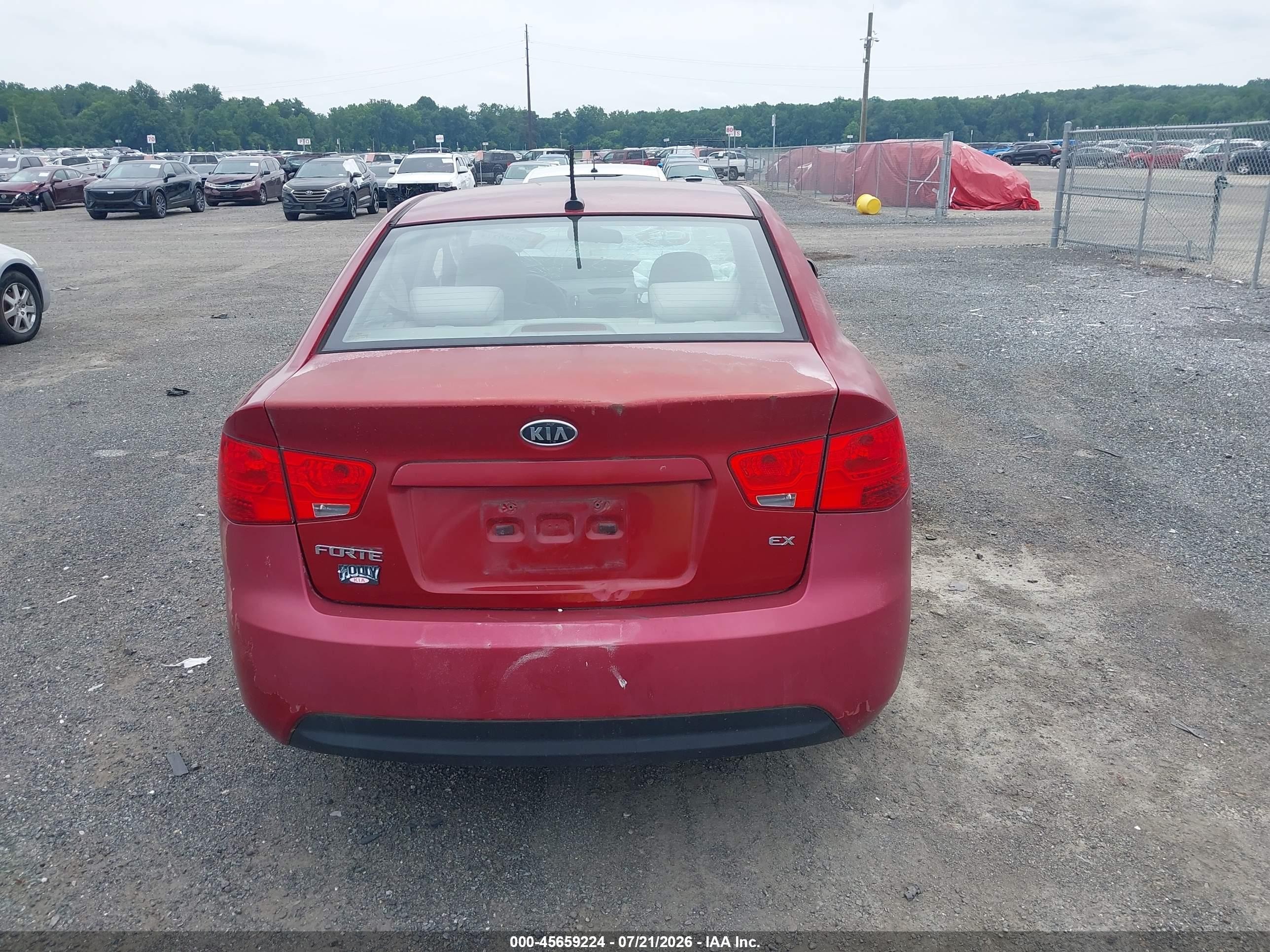 2011 Kia Forte Ex Red vin: KNAFU4A28B5890949