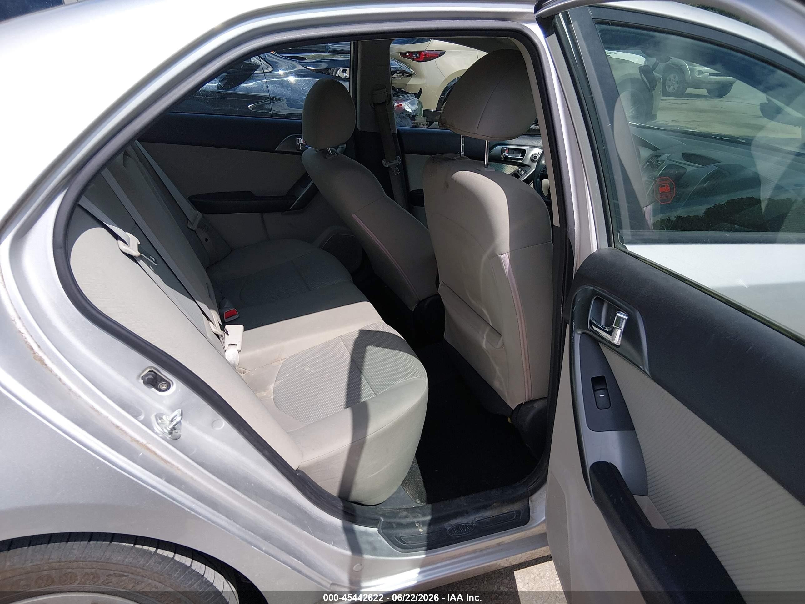2013 Kia Forte Ex Silver vin: KNAFU4A28D5646267
