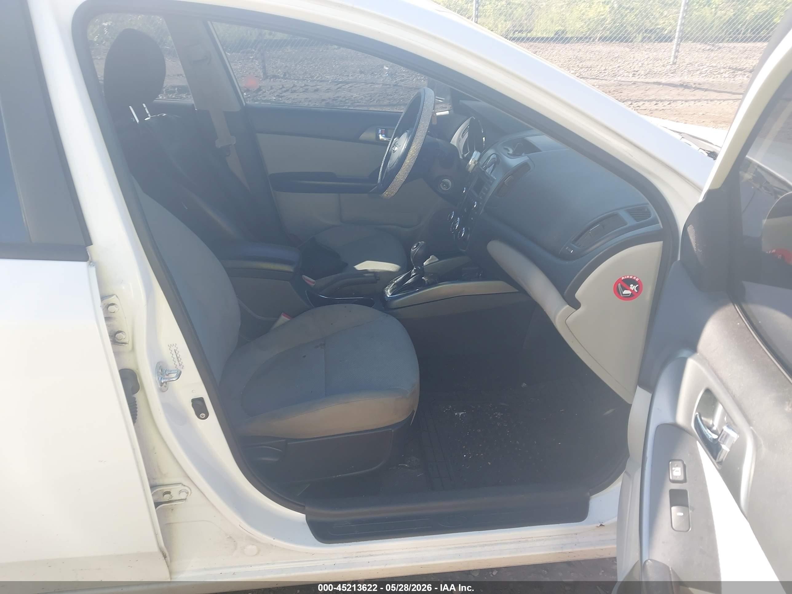 2013 Kia Forte Ex White vin: KNAFU4A28D5657656