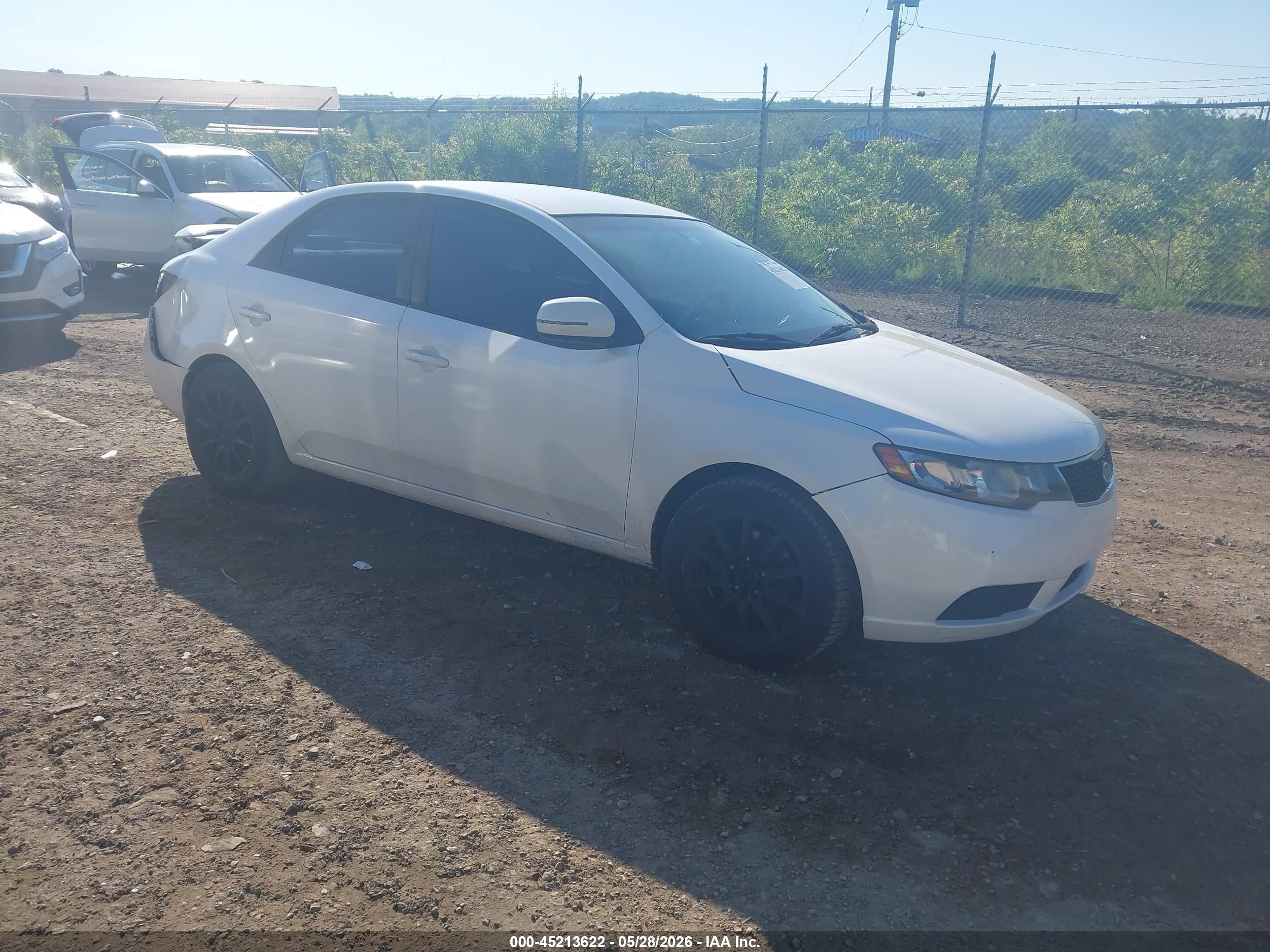 2013 Kia Forte Ex White vin: KNAFU4A28D5657656