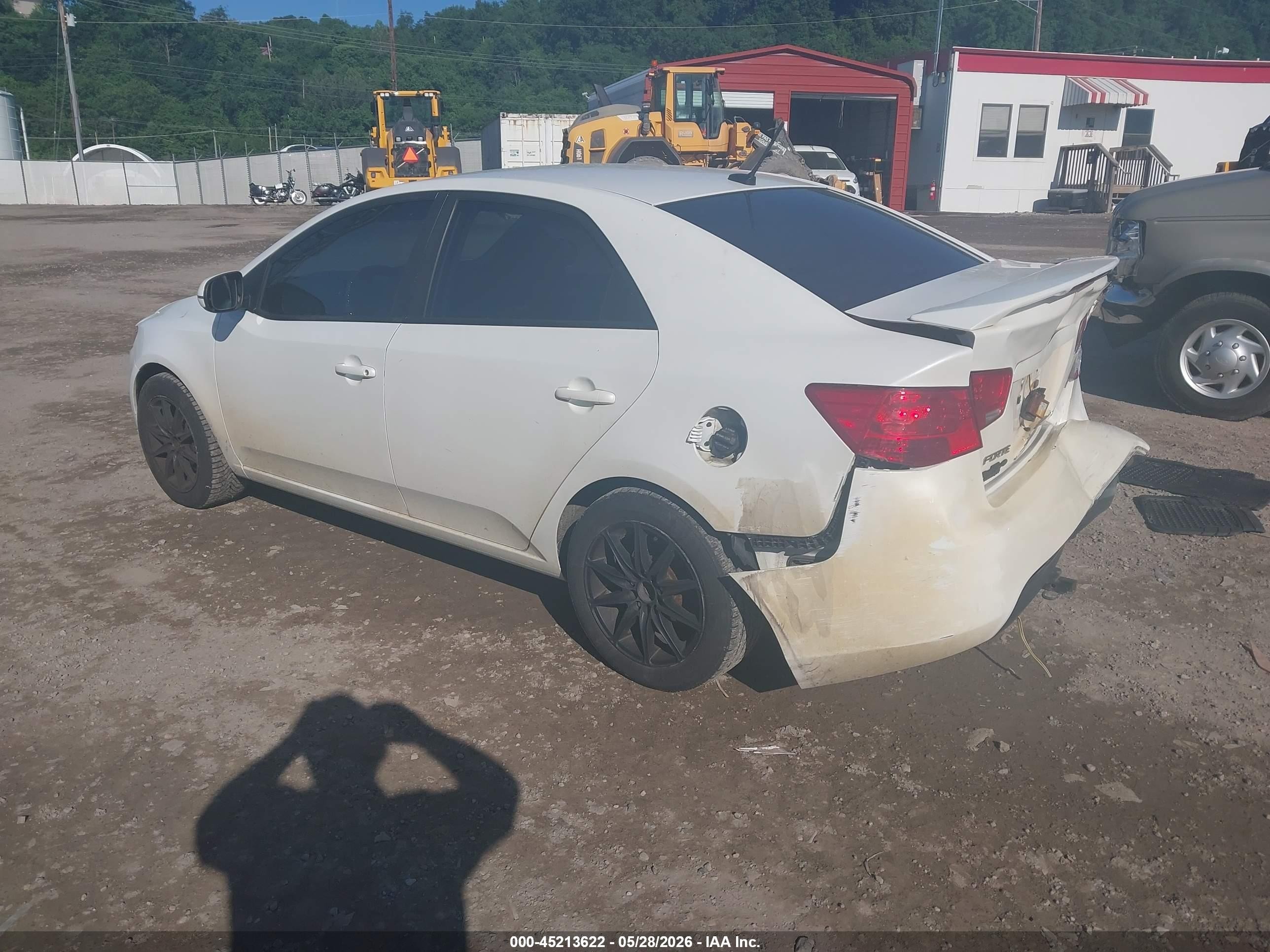 2013 Kia Forte Ex White vin: KNAFU4A28D5657656