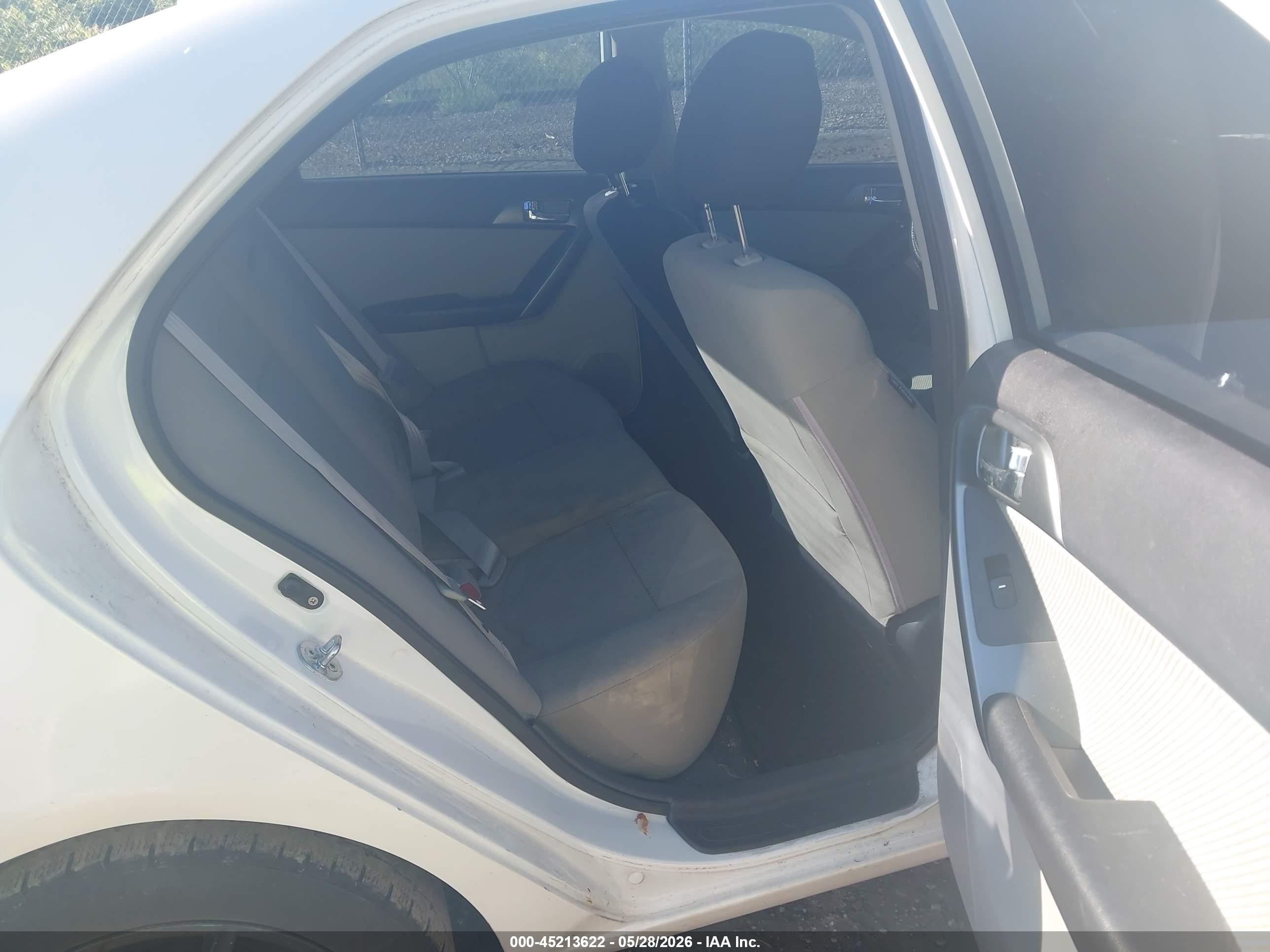 2013 Kia Forte Ex White vin: KNAFU4A28D5657656