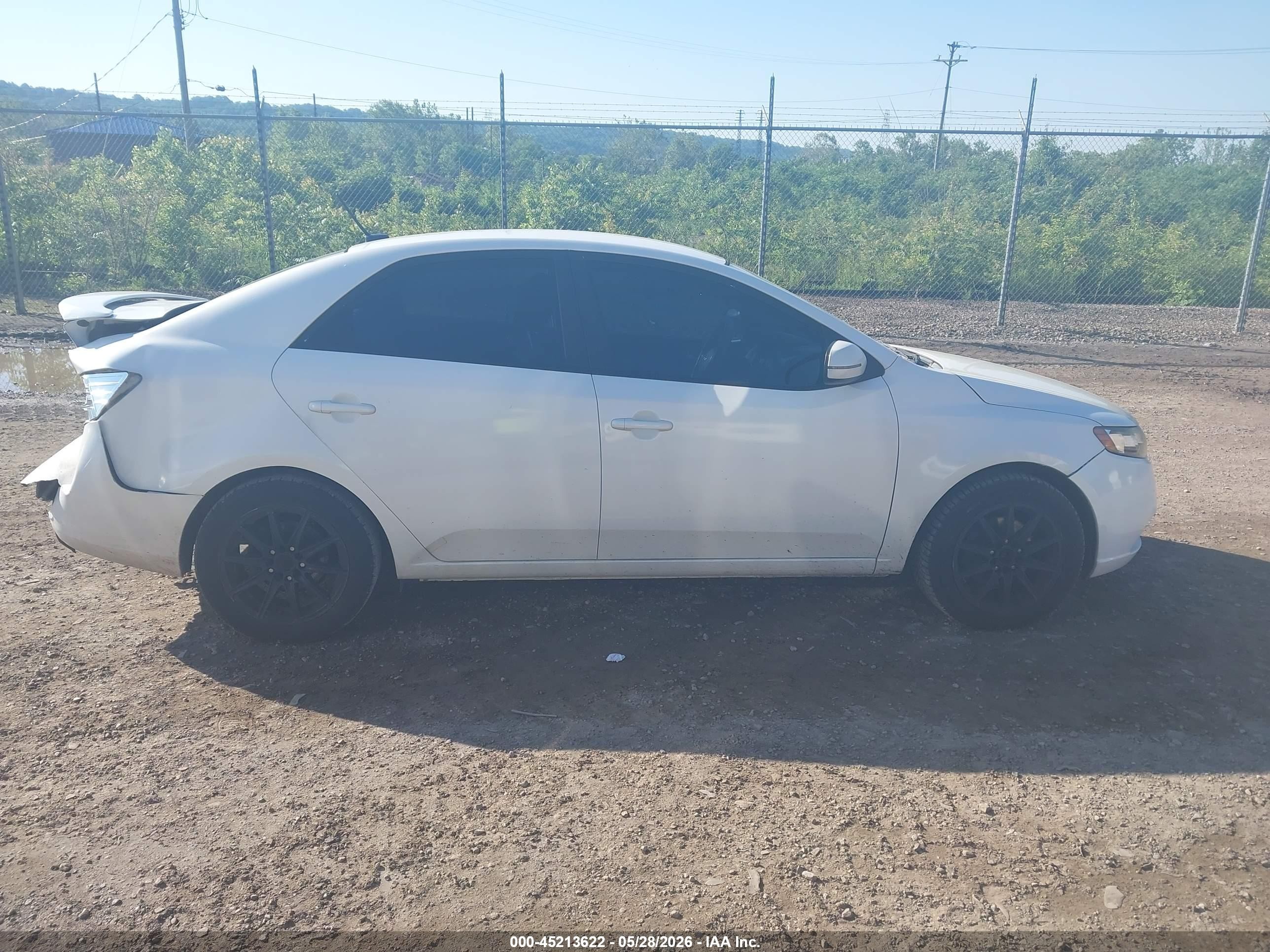 2013 Kia Forte Ex White vin: KNAFU4A28D5657656
