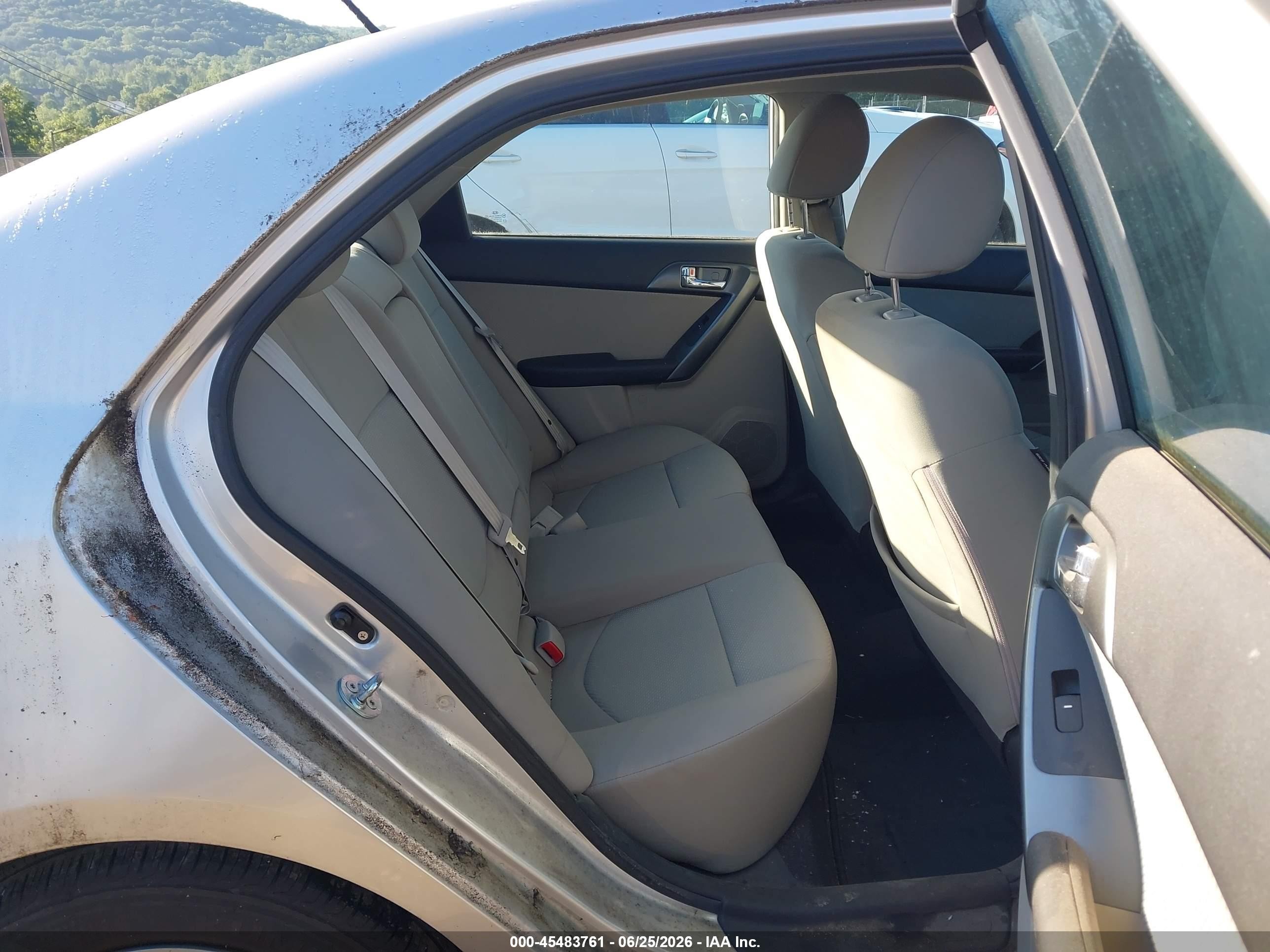 2013 Kia Forte Ex Silver vin: KNAFU4A28D5684291
