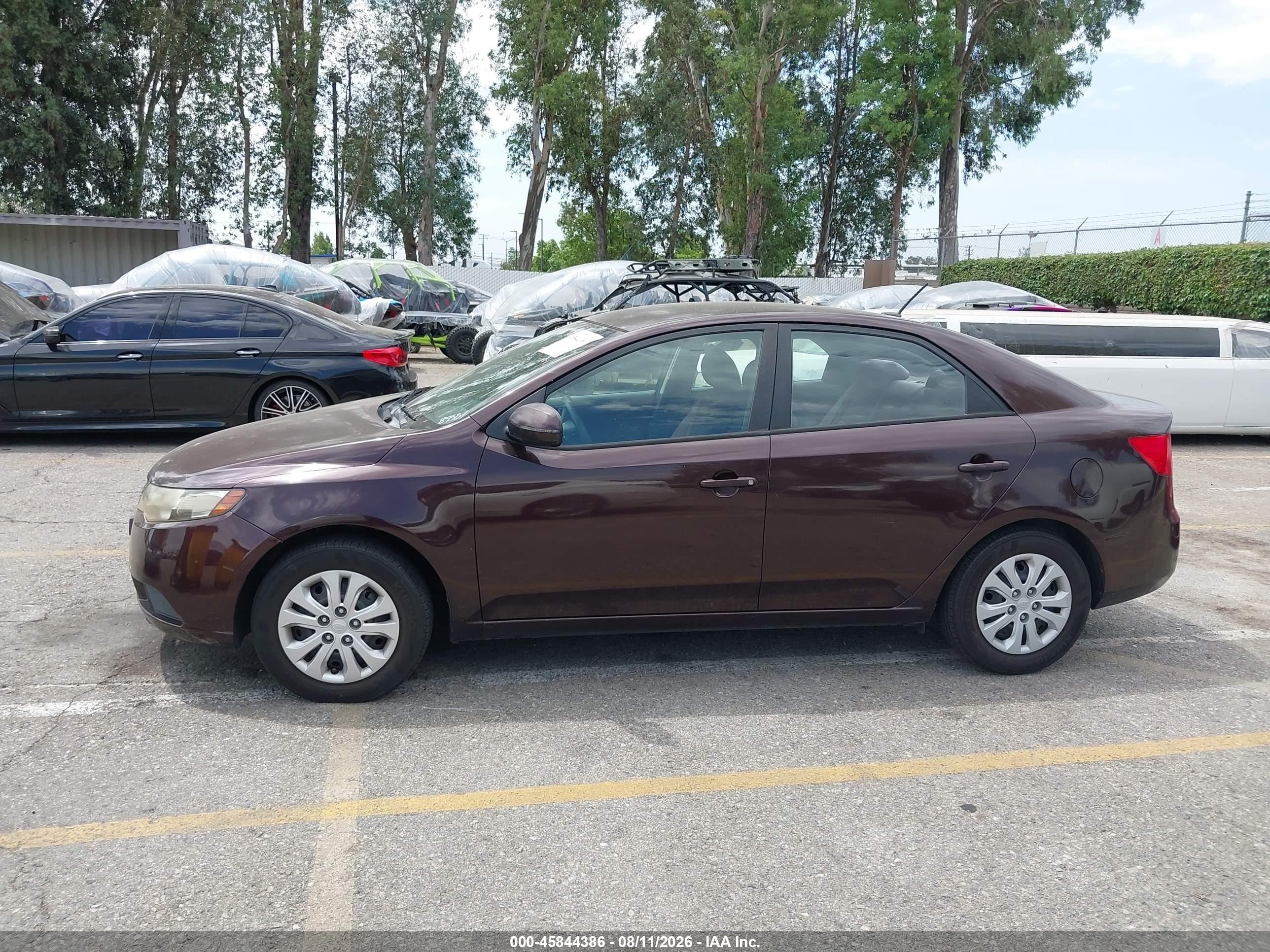 2011 Kia Forte Ex Burgundy vin: KNAFU4A29B5360585