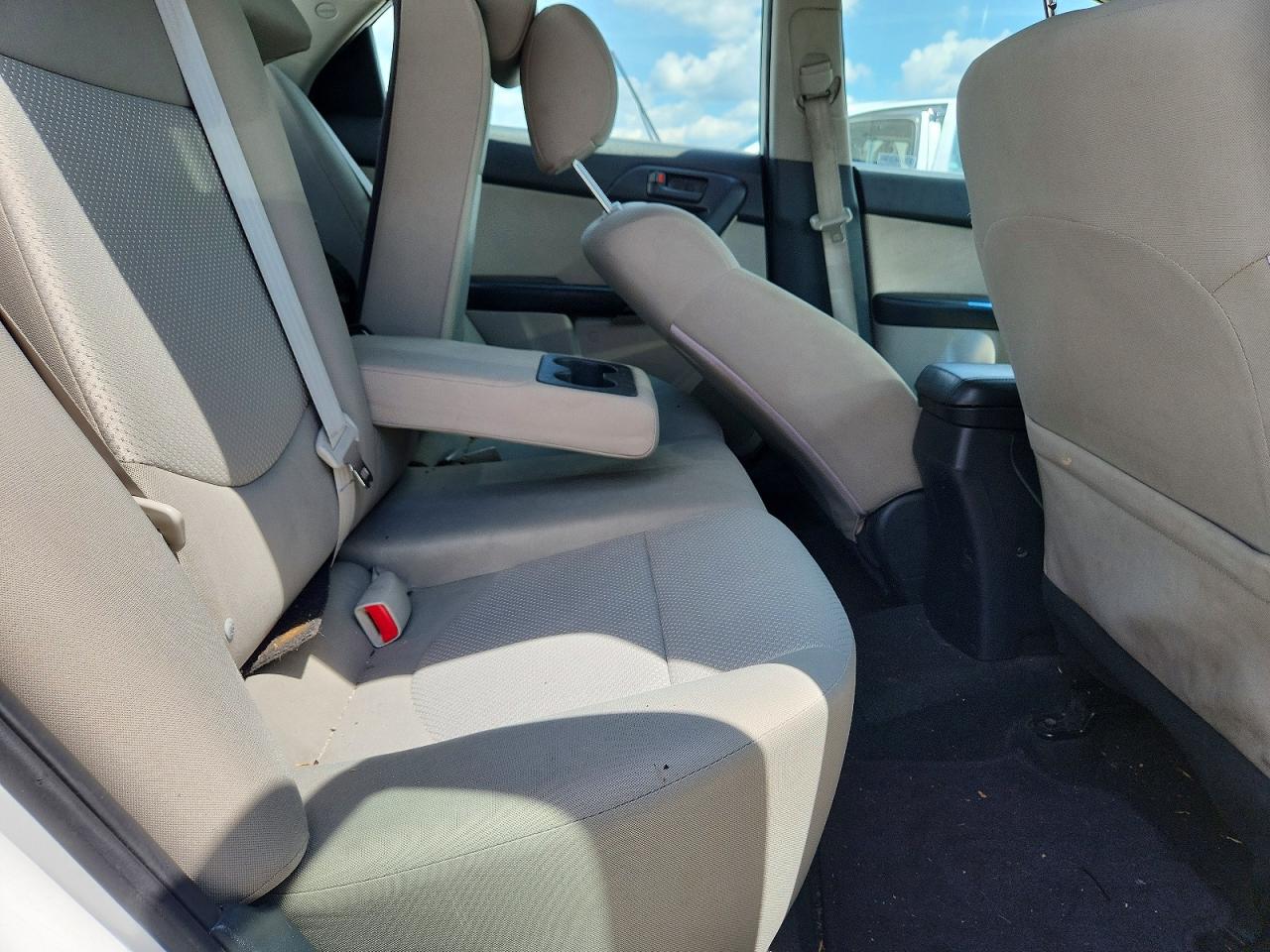 2011 Kia Forte Ex White vin: KNAFU4A29B5394090