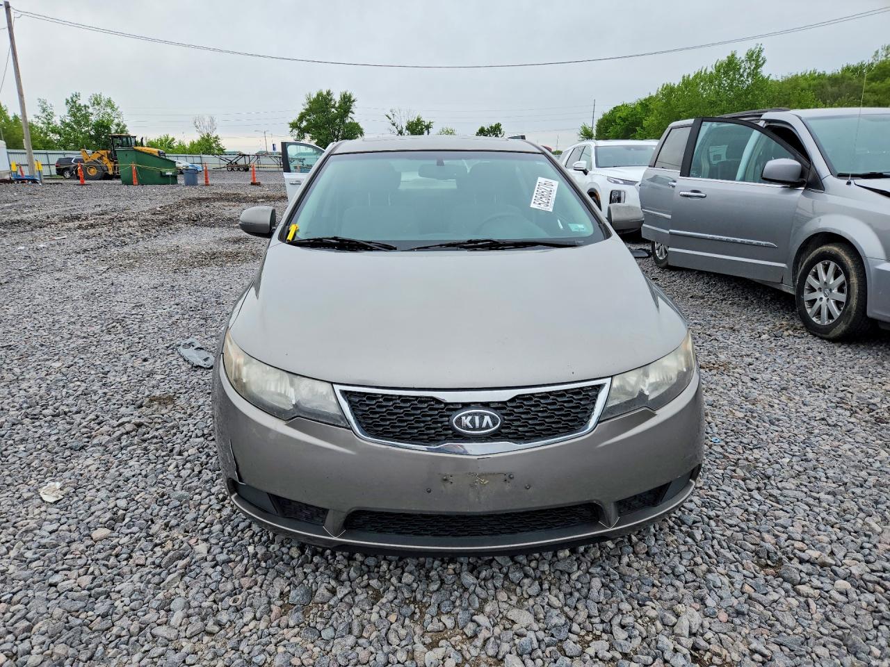 2011 Kia Forte Gray vin: KNAFU4A2XB5445614