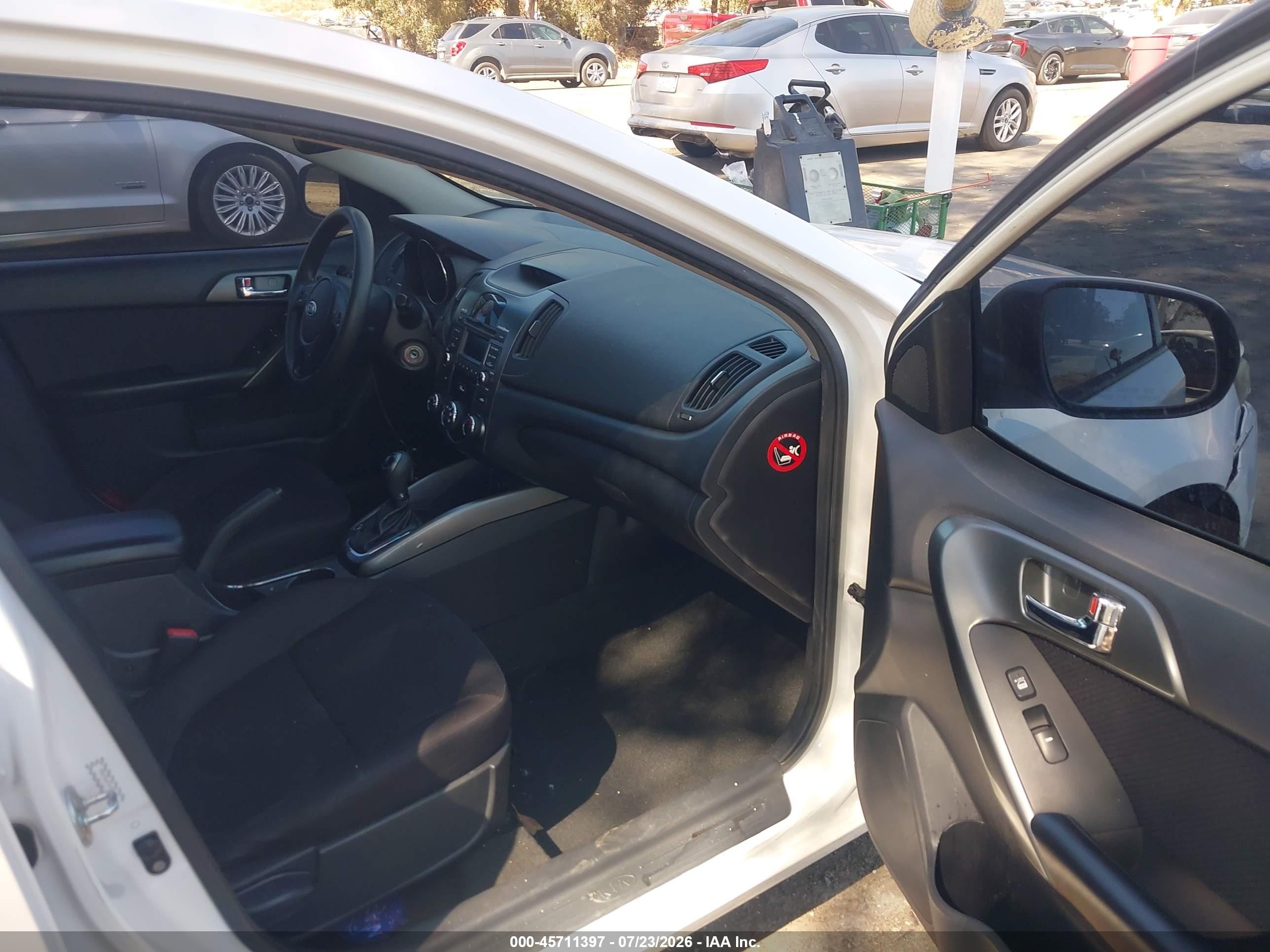 2013 Kia Forte Ex Белый vin: KNAFU4A2XD5688178