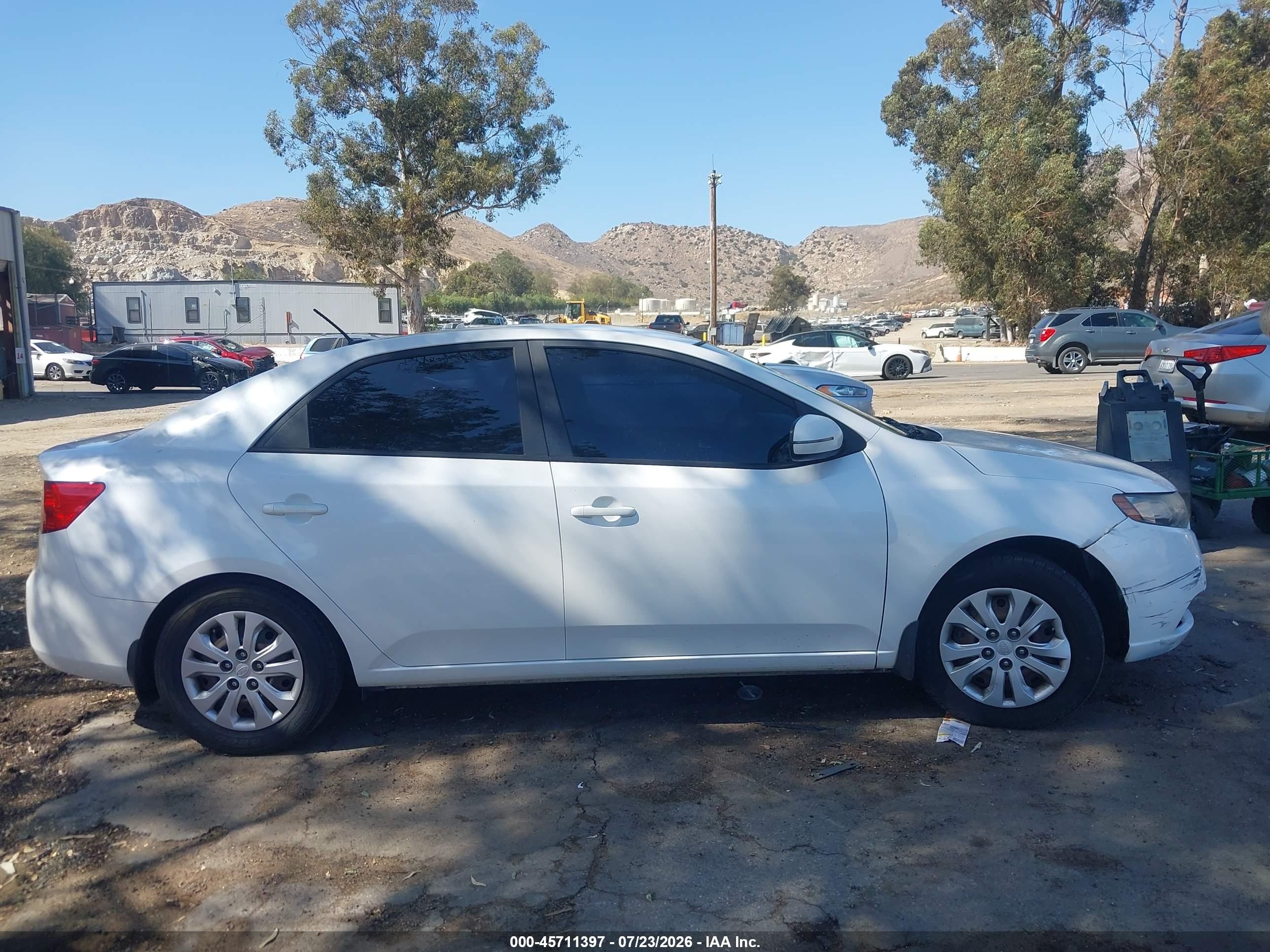 2013 Kia Forte Ex Белый vin: KNAFU4A2XD5688178