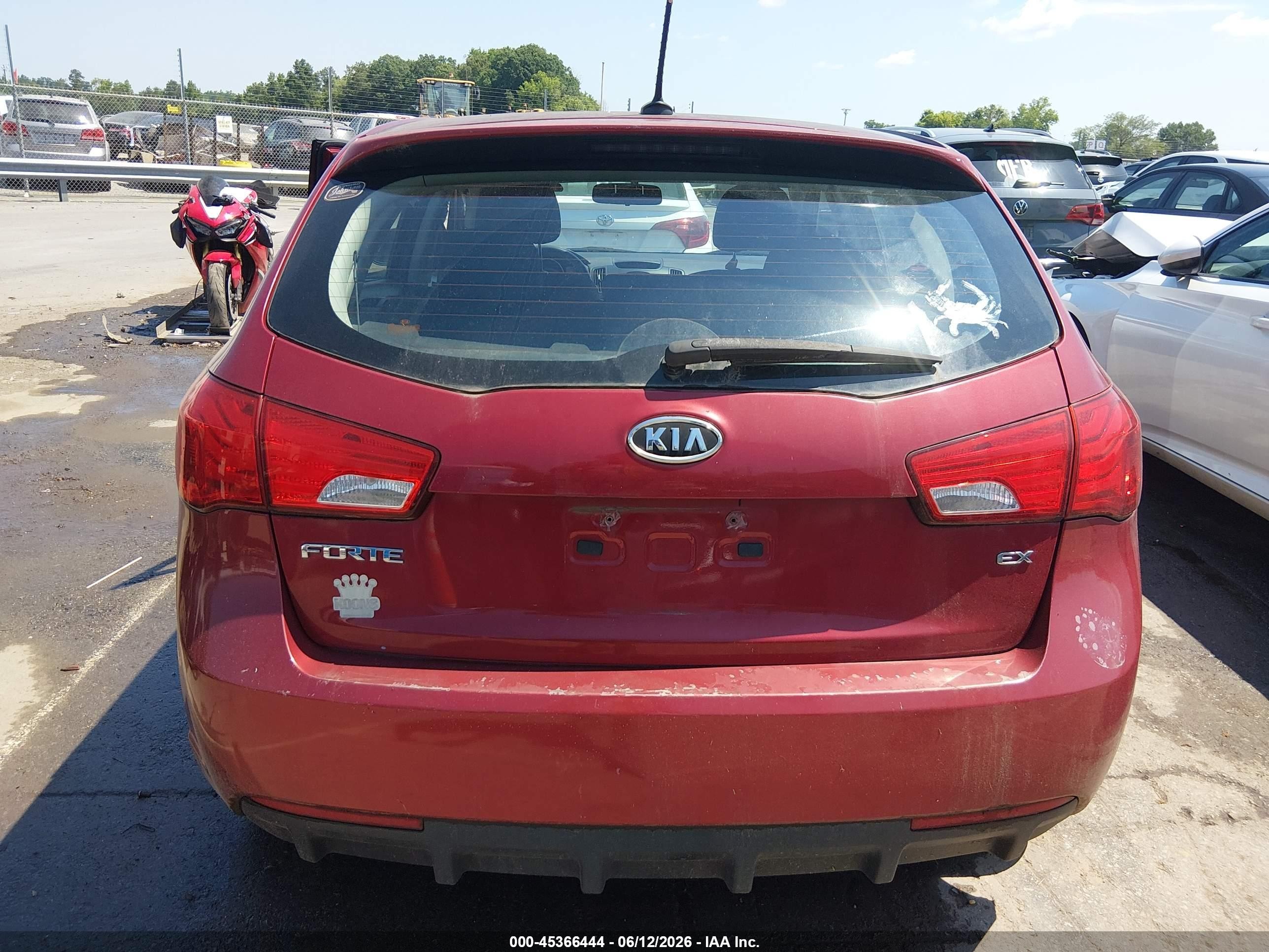 2011 Kia Forte Ex Red vin: KNAFU5A22B5336831