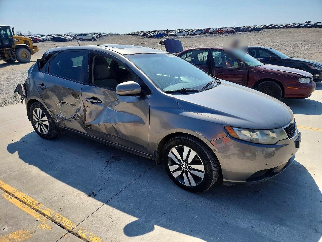 2013 Kia Forte Silver vin: KNAFU5A23D5656016