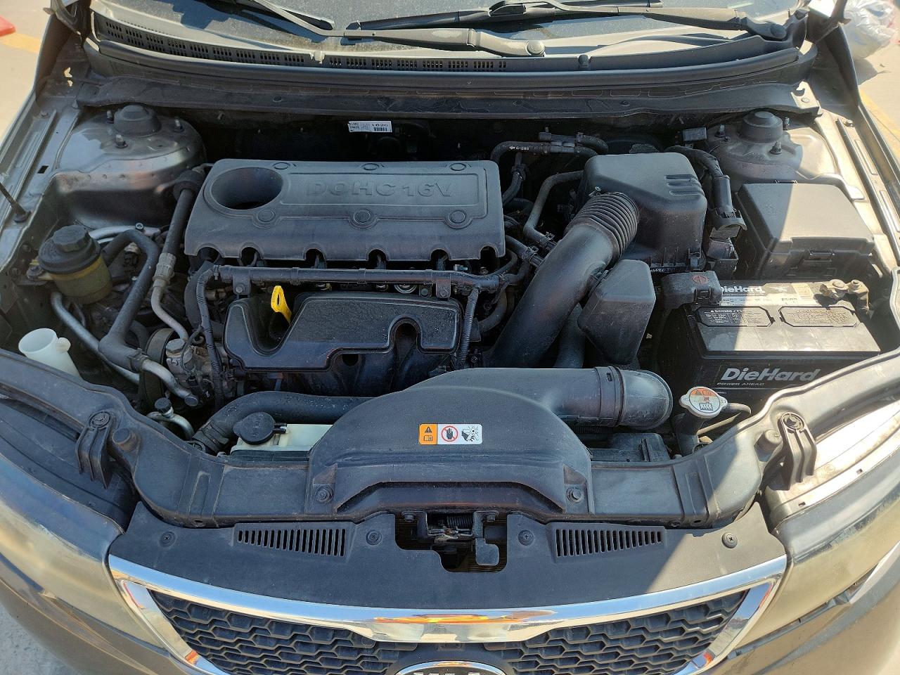 2013 Kia Forte Silver vin: KNAFU5A23D5656016
