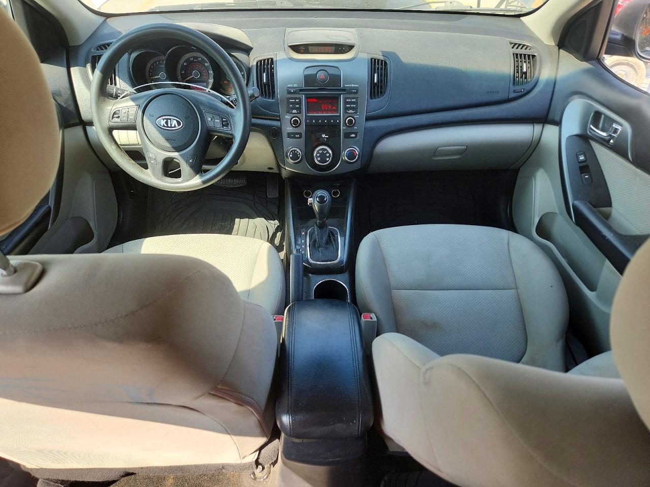 2013 Kia Forte Silver vin: KNAFU5A23D5656016