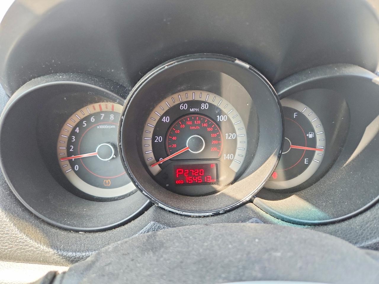 2013 Kia Forte Silver vin: KNAFU5A23D5656016