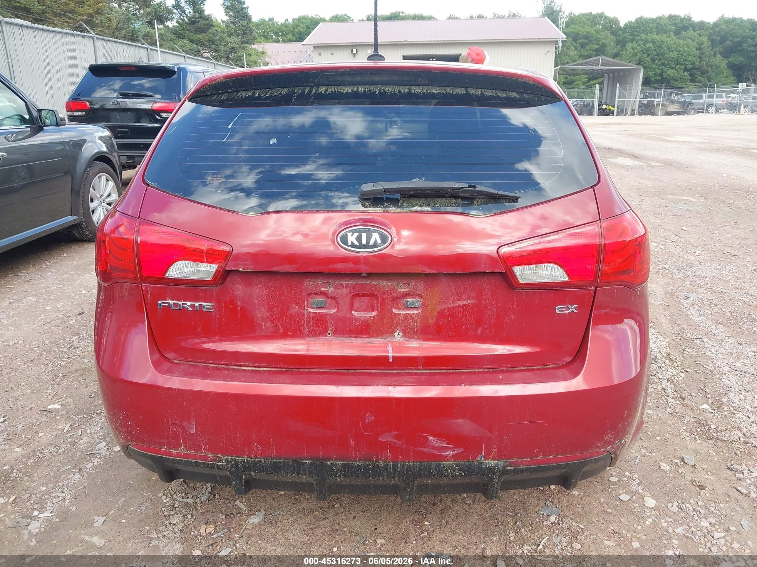 2011 Kia Forte Ex Red vin: KNAFU5A24B5324065