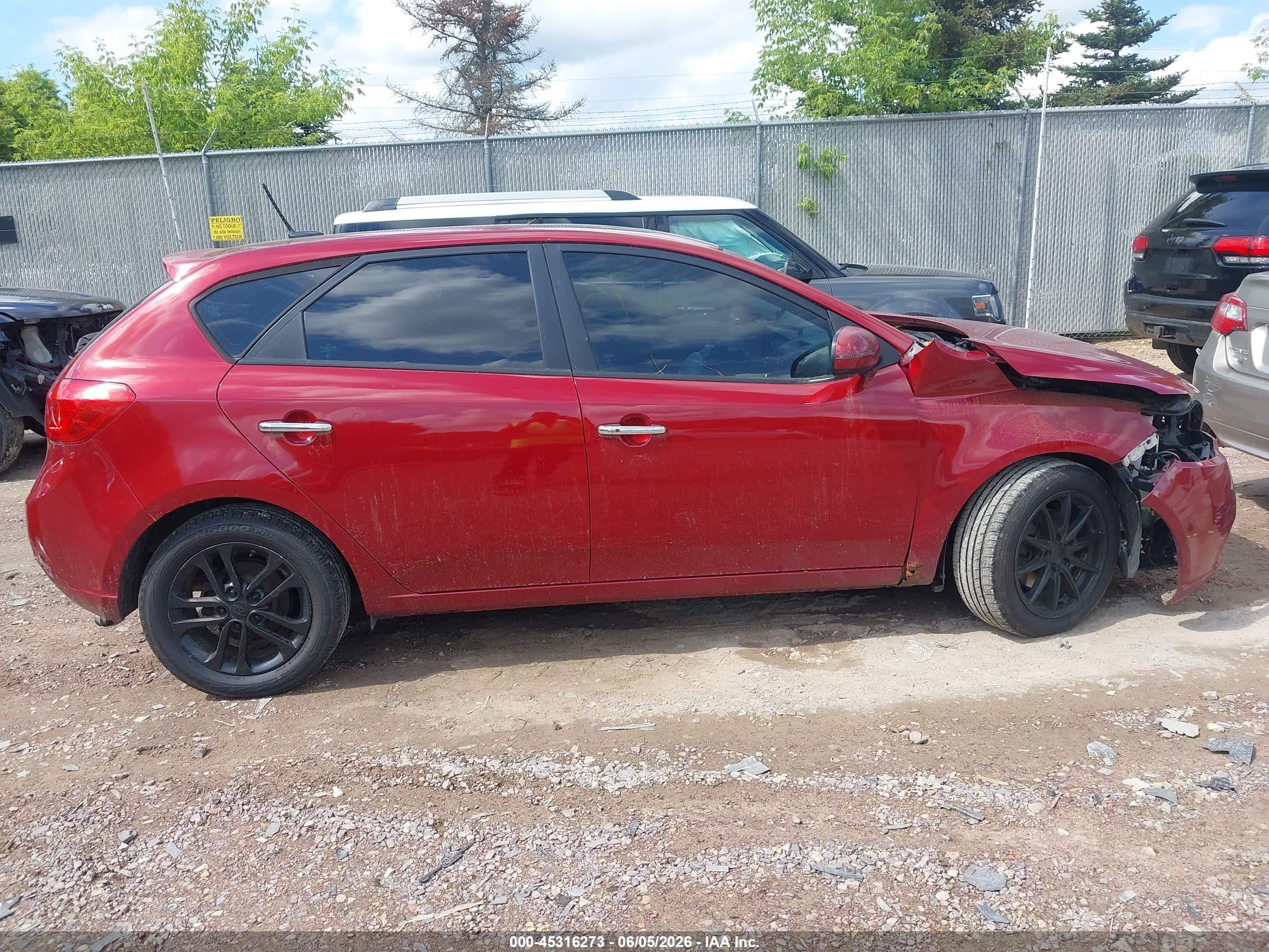 2011 Kia Forte Ex Red vin: KNAFU5A24B5324065