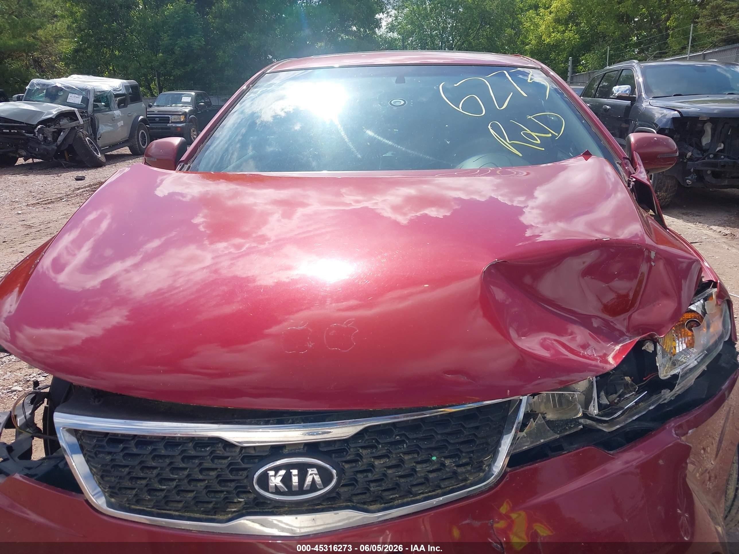 2011 Kia Forte Ex Red vin: KNAFU5A24B5324065