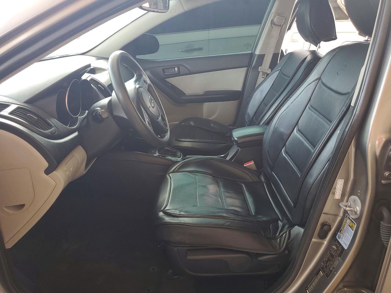 2011 Kia Forte5 Ex Charcoal vin: KNAFU5A25B5402241
