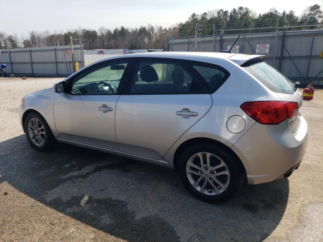 2011 Kia Forte5 Ex Silver vin: KNAFU5A26B5333298 Damage: Left Qtr Panel, Dent(S) W/ Paint Dmg, 2 To 3 Inches