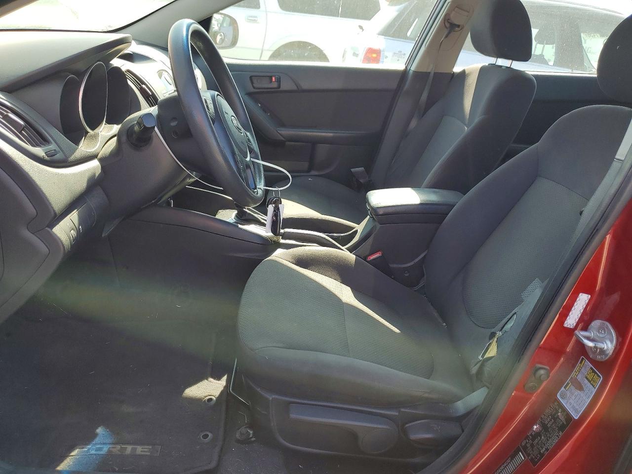 2011 Kia Forte5 Ex Red vin: KNAFU5A26B5402927