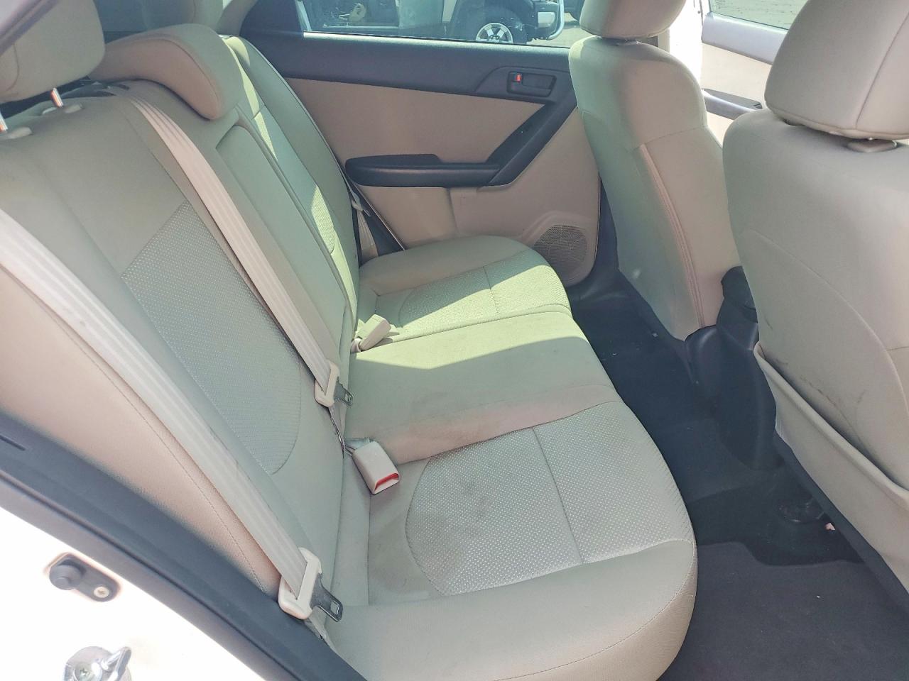 2012 Kia Forte5 Ex White vin: KNAFU5A27C5635197