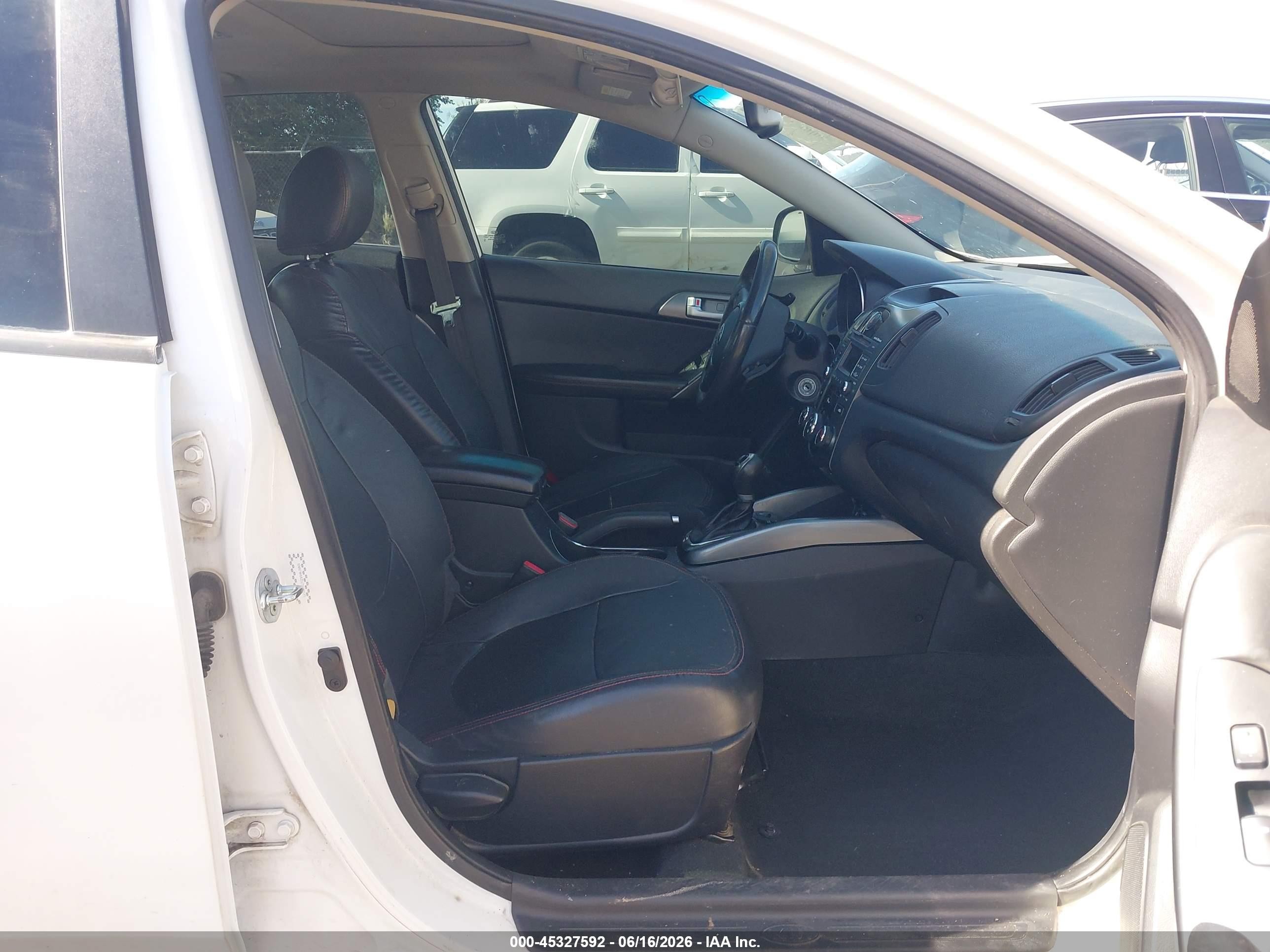 2012 Kia Forte Sx Белый vin: KNAFW4A35C5592573