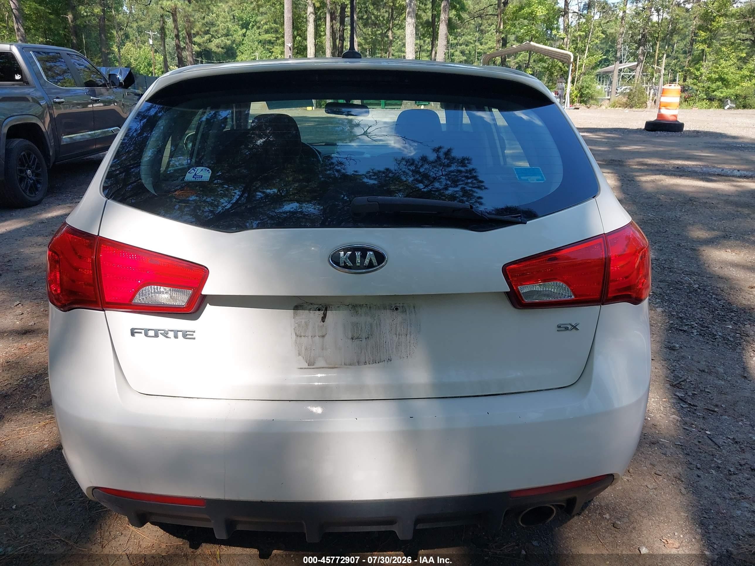 2011 Kia Forte Sx White vin: KNAFW5A30B5335423