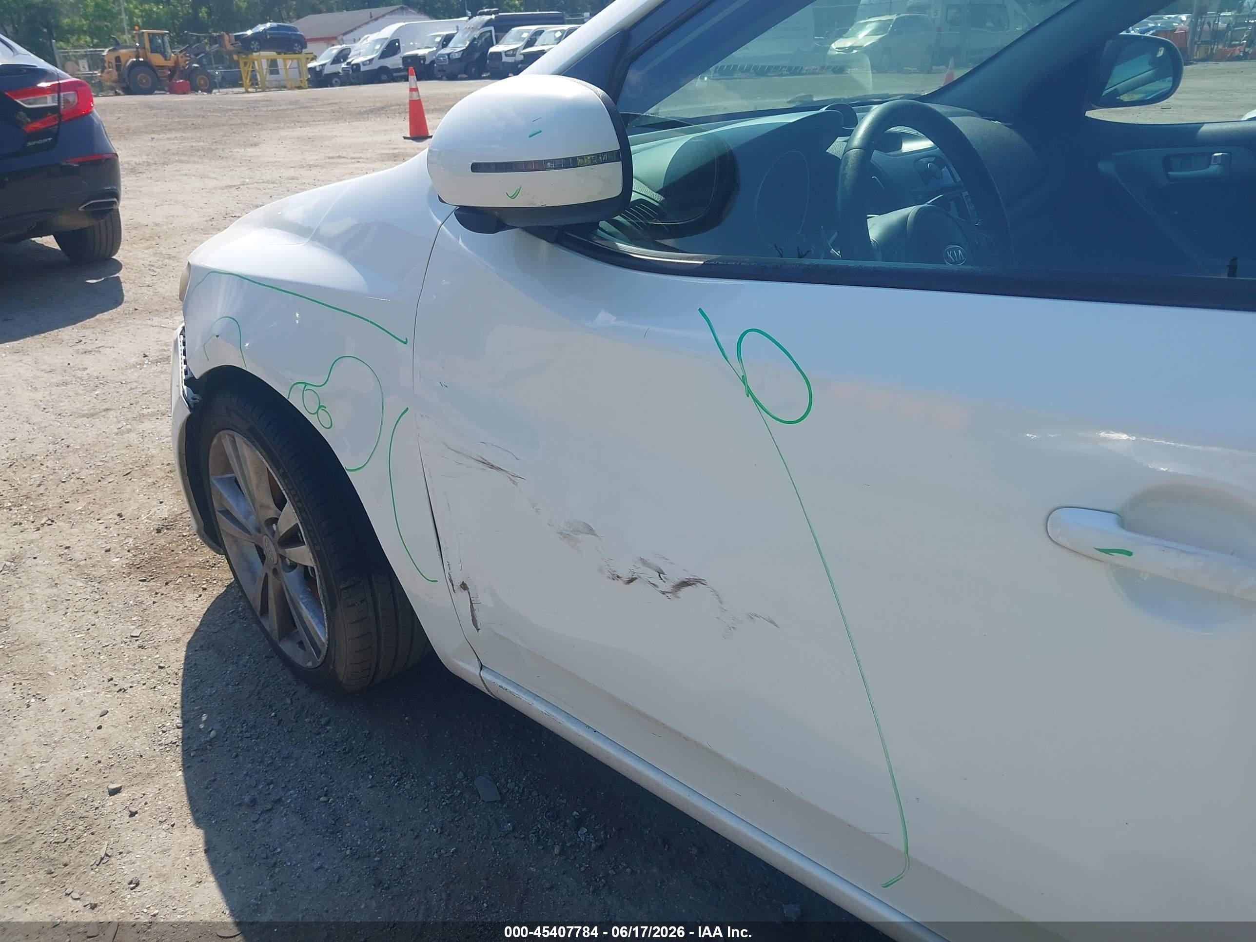 2011 Kia Forte Sx Белый vin: KNAFW5A31B5337679