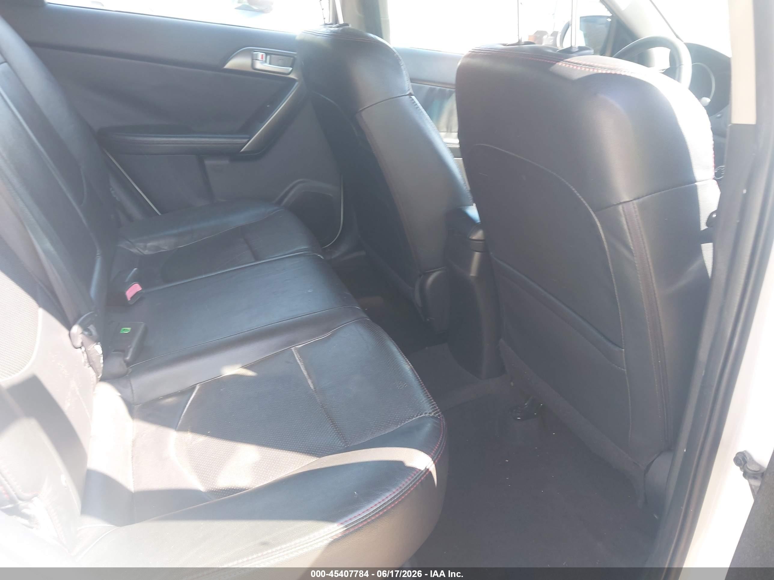 2011 Kia Forte Sx Белый vin: KNAFW5A31B5337679