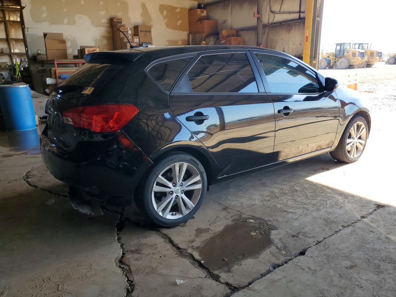 2011 Kia Forte Black vin: KNAFW5A3XB5361236