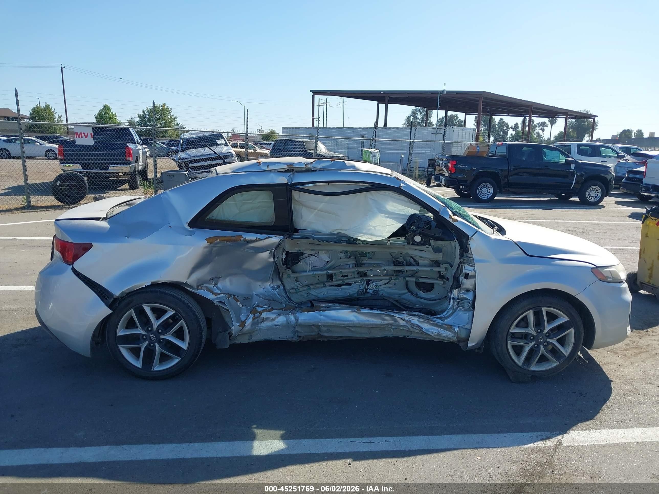 2010 Kia Forte Koup Sx Silver vin: KNAFW6A35A5249447