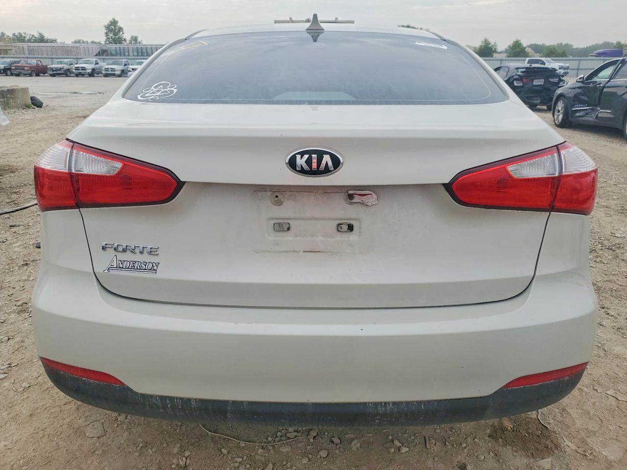 2014 Kia Forte Lx Cream vin: KNAFX4A60E5063610