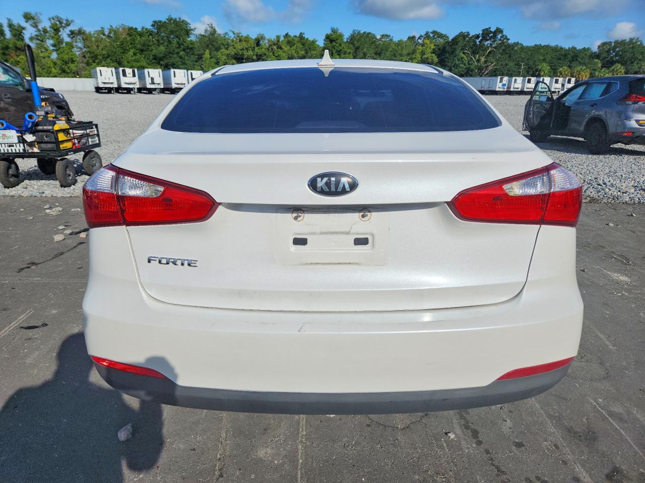 2014 Kia Forte Lx White vin: KNAFX4A60E5147958