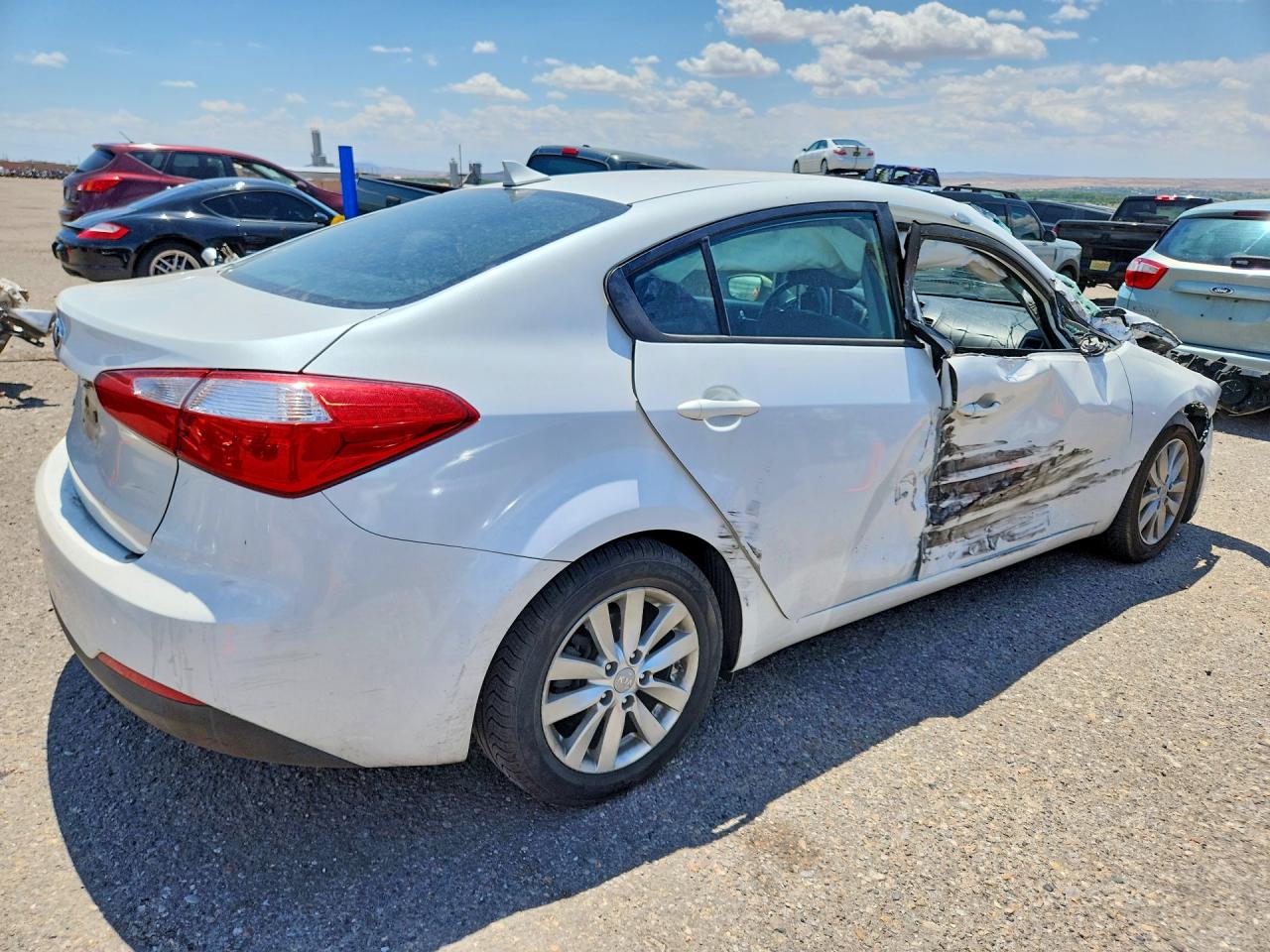 2014 Kia Forte White vin: KNAFX4A61E5228614