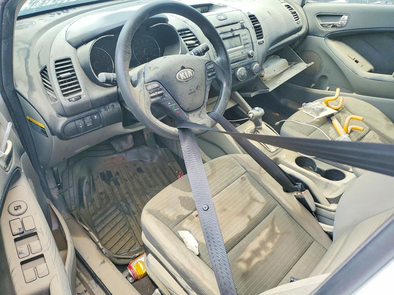 2015 Kia Forte Lx Белый vin: KNAFX4A62F5303046