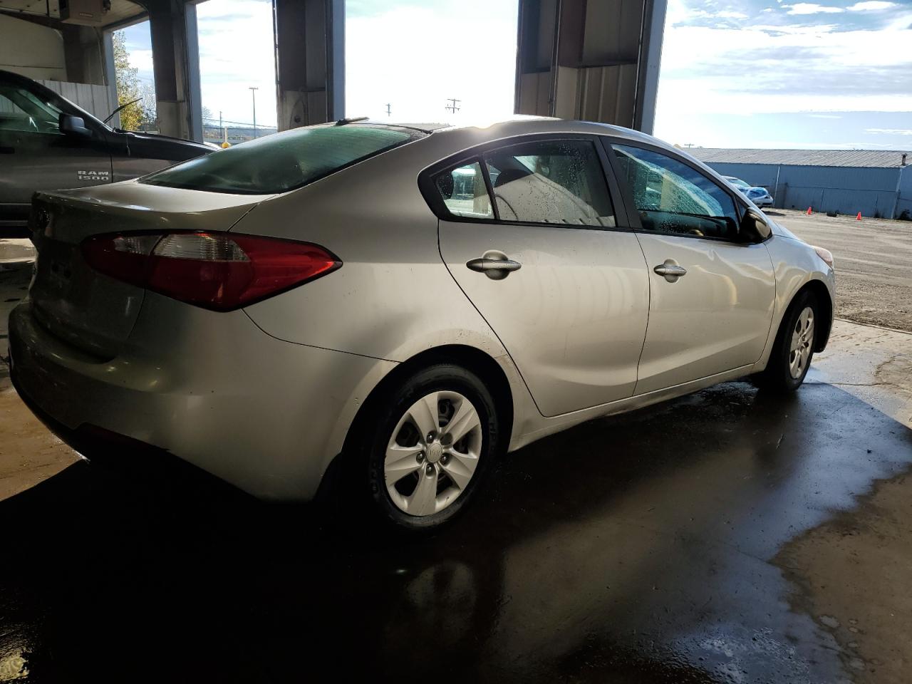 2015 Kia Forte Lx Серебряный vin: KNAFX4A63F5321457