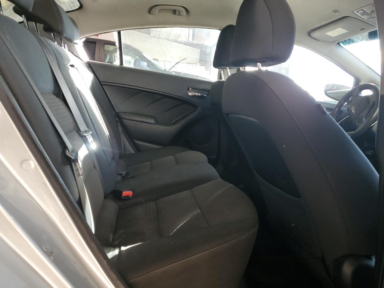 2015 Kia Forte Lx Серебряный vin: KNAFX4A63F5321457