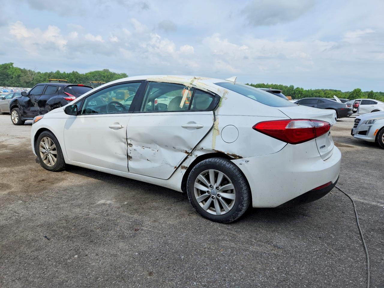 2016 Kia Forte Lx White vin: KNAFX4A63G5480688