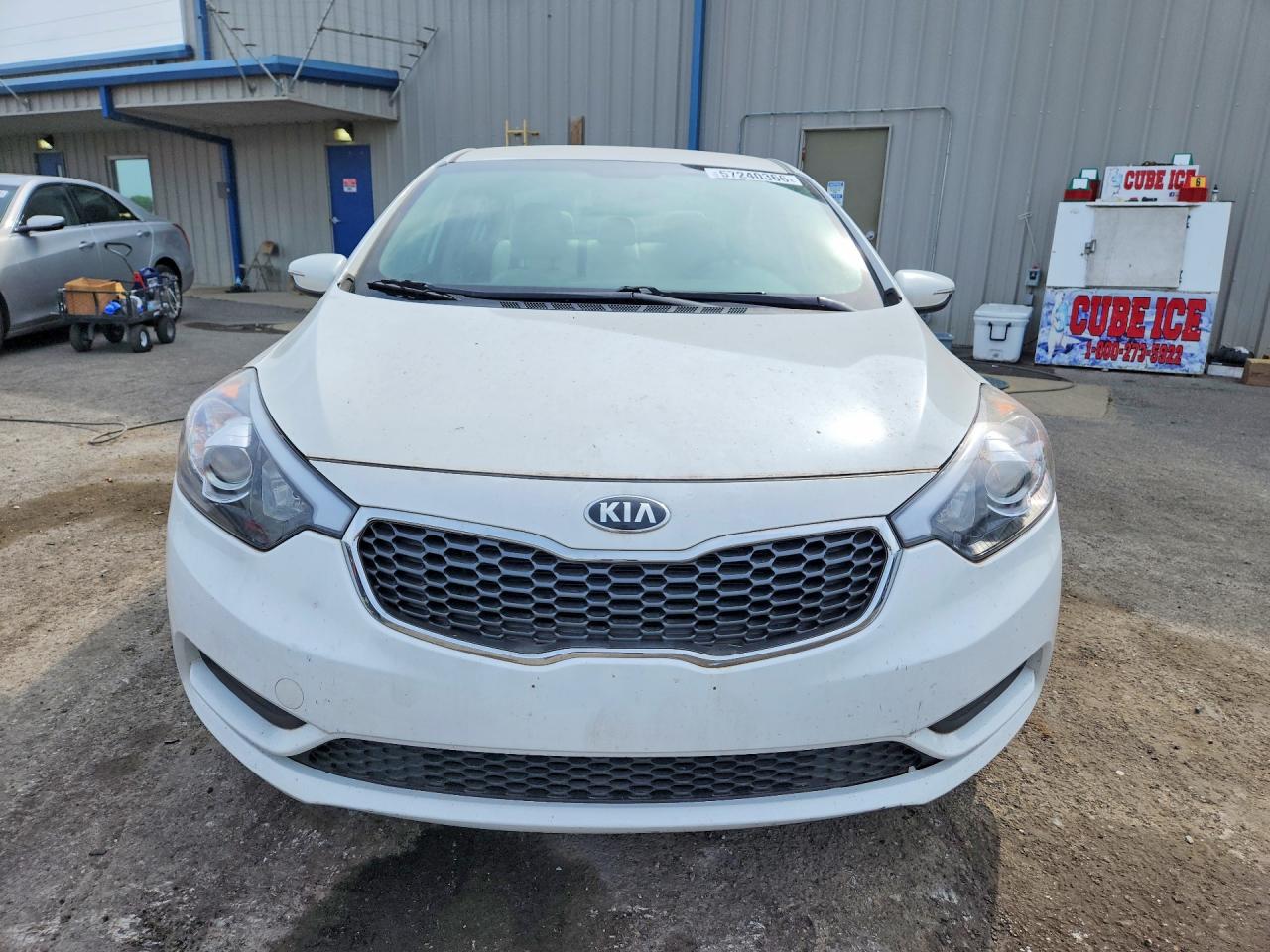 2016 Kia Forte Lx White vin: KNAFX4A63G5480688