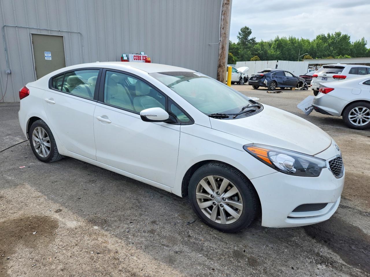 2016 Kia Forte Lx White vin: KNAFX4A63G5480688